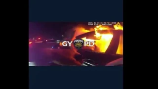 Διέσωσαν γυναίκα πριν καεί ζωντανή μέσα στο αυτοκίνητό της!