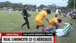 Στη Βολιβία τον πέταξαν σαν... σακί: Σκηνικό βγαλμένο από το... ΑΕΛ-Εργοτέλης (vid)