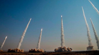 Συναγερμός στη Μέση Ανατολή: Το Ιράν εκτόξευσε πυραύλους κατά αμερικανικής βάσης στο Κατάρ