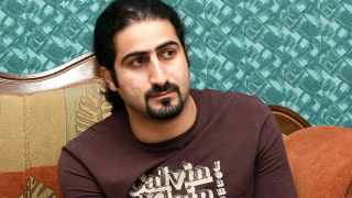 Ομάρ μπιν Λάντεν: Ποιος είναι ο καλλιτέχνης γιος του Οσάμα που παλεύει με την PTSD