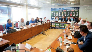 Αφόρητη η πίεση για Σφακιανάκη, ίσως και νωρίτερα η συνεδρίαση της ΕΕΑ
