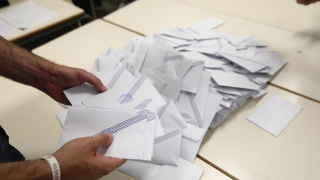 Δημοσκόπηση: Πρωτιά για ΝΔ και πτώση για ΠΑΣΟΚ, μετά το σκάνδαλο ΟΠΕΚΕΠΕ