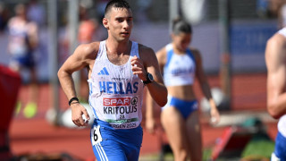 Γιώργος Κριτούλης: Ο νοσηλευτής που έκανε ρεκόρ σε μελωδίες... Θεοδωρίδου