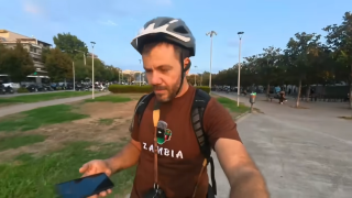 Με μπλουζάκι...Ζάμπια στην Τούμπα ο Ευτύχης Μπλέτσας