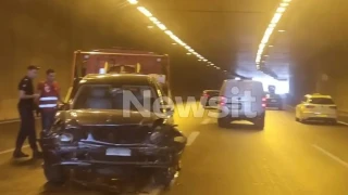 Τραγωδία στην Ποσειδώνος: Νεκρός οδηγός που υπέστη ανακοπή και προσέκρουσε σε τούνελ