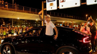 Αντίπαλοι ΠΑΟΚ: Χαμός στην άφιξη του Άντονι για τη Σεβίλλη