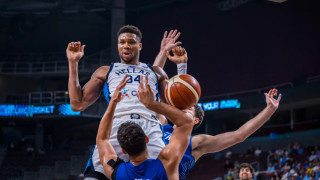 Ο Γιάννης τους πήρε παραμάζωμα, ο Σαμ τους τελείωσε και η Ελλάδα στους «8» του Eurobasket 2025