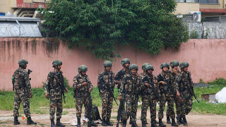 Νεπάλ: Αδιανόητη επιχείρηση διάσωσης με αξιωματούχους που κρέμονται από καλώδιο ελικοπτέρου