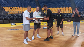 ΚΑΕ Άρης: Η έκπληξη σε Ζήση και Μπουτοβίνο