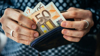 «Κλειδώνει» ο νέος κατώτατος μισθός-Πόσο θα αυξηθεί