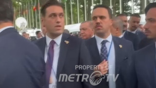 Νέα Υόρκη: Ο Ερντογάν περίμενε πίσω από... κιγκλιδώματα για να περάσει ο Τραμπ