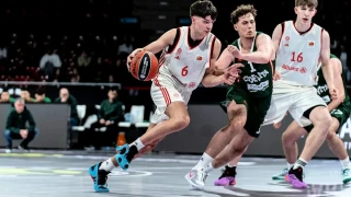 Νικόλας Σερμπέζης στο Metrosport: «Νιώθω μεγάλη τιμή όταν φοράω τη γαλανόλευκη»