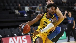 Stoiximan GBL: Με... ιπτάμενο Σίλβα η ΑΕΚ συνέτριψε τον Πανιώνιο (93-73)