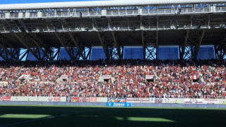 ΑΕΛ: Σύλληψη οπαδού γιατί πέταξε παγάκια και ξηρούς καρπούς στον διαιτητή