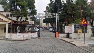 Θεσσαλονίκη: Κουκουλοφόροι άναψαν φωτιές δίπλα στον «Άγιο Δημήτριο»