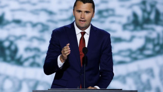 ΗΠΑ: Ανακαλείται η βίζα όσων πανηγύρισαν τη δολοφονία του Τσάρλι Κερκ