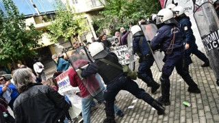 Μεταξουργείο: Τα χημικά των ΜΑΤ έστειλαν 7χρονο στο νοσοκομείο