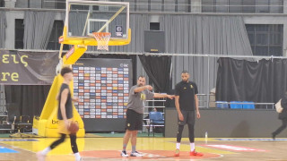 Προπόνηση για τον Νουά μετά το ματς του Άρη με τη Μύκονο