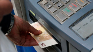 Τετραπλή η οικονομική ενίσχυση των συνταξιούχων: Πώς ωφελούνται