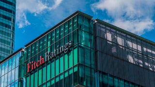 Νέα αναβάθμιση για το ελληνικό αξιόχρεο: Η «ψήφος εμπιστοσύνης» του Fitch