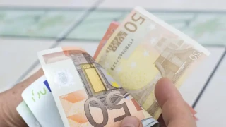 Έπαιξε στον τζόγο 11 χιλιάδες ευρώ και… σκηνοθέτησε διάρρηξη