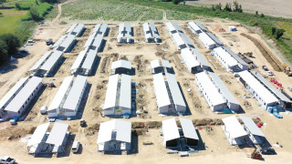 Σέρρες: Προσαγωγές και τραυματίες αστυνομικοί στη δομή μεταναστών