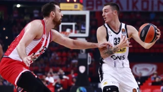 Ο Άντζουσιτς κλήθηκε στην εθνική Σερβίας ως παίκτης του Άρη