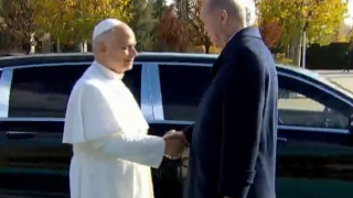 Τετ α τετ Ερντογάν και Πάπα στην Άγκυρα με 21 κανονιοβολισμούς