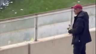 Φίλος της ΑΕΛ λιβάνιζε με θυμιατό για να ξορκίσει το κακό!