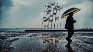 Κακοκαιρία Byron: «Κόκκινη προειδοποίηση» για ακραία φαινόμενα σε Θεσσαλονίκη και Κεντρική Μακεδονία