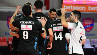 Απίστευτη ατμόσφαιρα από τους φίλους του ΠΑΟΚ στην Κύπρο!