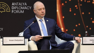 Ρόζεν Ζελιάζκοφ: Παραιτήθηκε ο Βούλγαρος πρωθυπουργός μετά τις μαζικές διαδηλώσεις