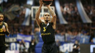 Τζόουνς: «Βάζω την ομάδα πάνω από τον εαυτό μου - Πνευματικά δυνατοί στο Αμβούργο»