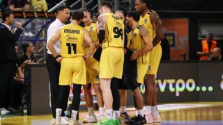 Χριστούγεννα στο γήπεδο για τους παίκτες του Άρη