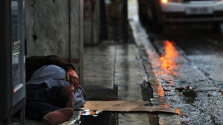 Άστεγος διέρρηξε αυτοκίνητο για να φυλακιστεί & να έχει στέγη & φαγητό