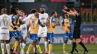 Απέδρασε από την Τρίπολη η ΑΕΚ με αμφισβητούμενο γκολ