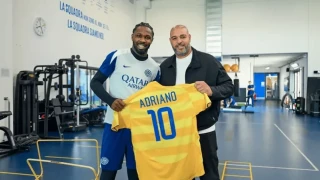 Ίντερ: Η επιστροφή του Αντριάνο στο προπονητικό κέντρο (vid)