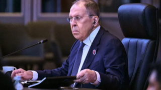 Καταγγέλλει την Ελλάδα ο Λαβρόφ: «Δεν έλαβε υπόψη ότι εκεί ζουν τα αδέρφια τους»