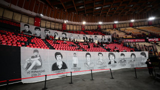 Ολυμπιακός-Βίρτους: Η μνήμη των θυμάτων της Θύρας 7 ζωντάνεψε στο ΣΕΦ