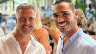 Ο αδελφός του Μίκαελ Σουμάχερ αρραβωνιάστηκε με τον σύντροφό του