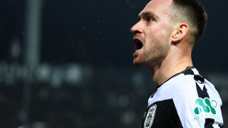 Ολυμπιακός-ΠΑΟΚ: Πρόβλημα με Ζίβκοβιτς, έφυγε για τα αποδυτήρια-Στη θέση του ο Μπιάνκο