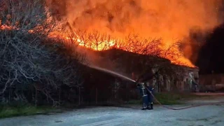 Καλαμαριά: Υπό έλεγχο η φωτιά στο στρατόπεδο Κόδρα
