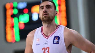 Ολυμπιακός: Ο Μιλουτίνοβ υπέστη κάταγμα στον αντίχειρα