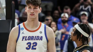 Η μυθική αντίδραση παίκτη όταν αντίκρισε τον πιο ψηλό έφηβο του κόσμου ύψους 2,36μ