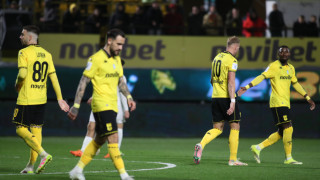 Άρης: Η τελευταία διακοπή για να φτιάξει το μακιγιάζ του