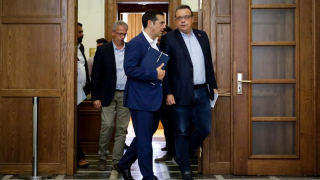 «Ναι» ΣΥΡΙΖΑ για συνεργασία με Τσίπρα: «Άκυρο» σε μπλοκ Πολάκη για Ζαχαριάδη