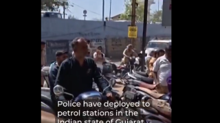 Ινδία: Ξύλο, ξύλο και... ξύλο στα βενζινάδικα