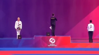 Παγκόσμιο Κύπελλο Ρυθμικής: 15χρονη Ρωσίδα αθλήτρια γύρισε την πλάτη σε ουκρανική σημαία