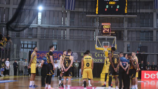 Άρης-ΑΕΚ: Ενός λεπτού σιγή στο Αλεξάνδρειο για Μαρινέλλα και Γκούμα