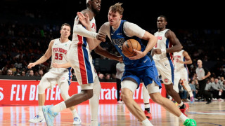 ΝΒΑ: Ο Κούπερ Φλαγκ «έλαμψε» και οι Μαβς νίκησαν τους Λέικερς